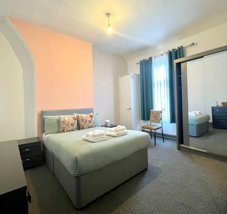 Cozy House With Multigamestable At Anfield Holiday home *