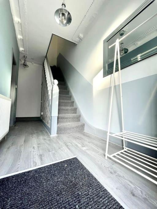 Holiday home Cozy House With Multigamestable At Anfield Liverpool